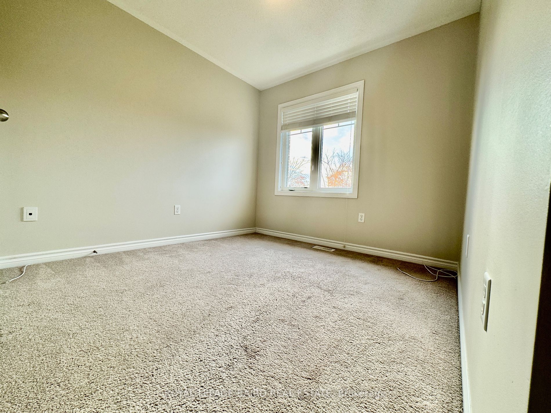 462 Meadowglade Rd