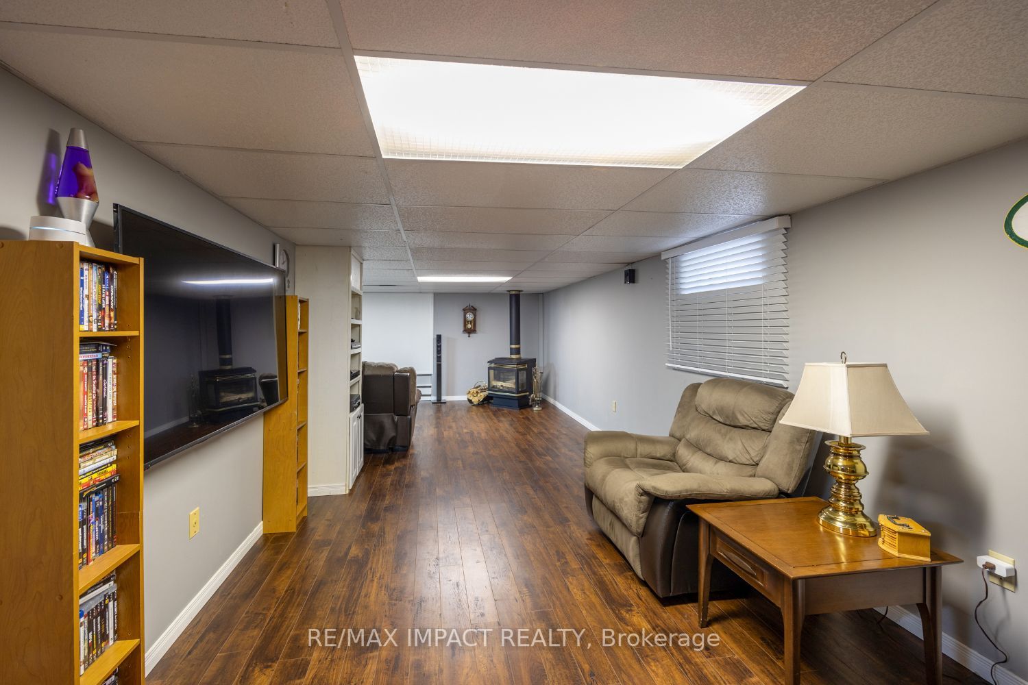 8 Saunders Ave