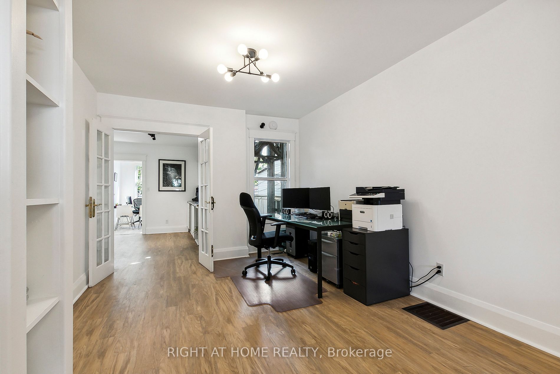 1055 Woodbine Avenue