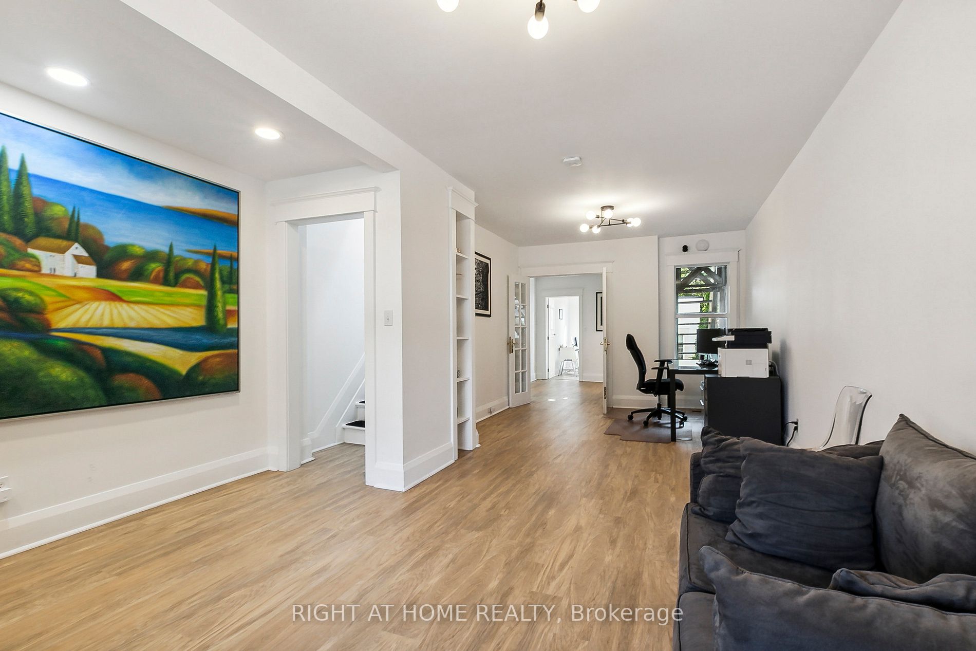 1055 Woodbine Avenue