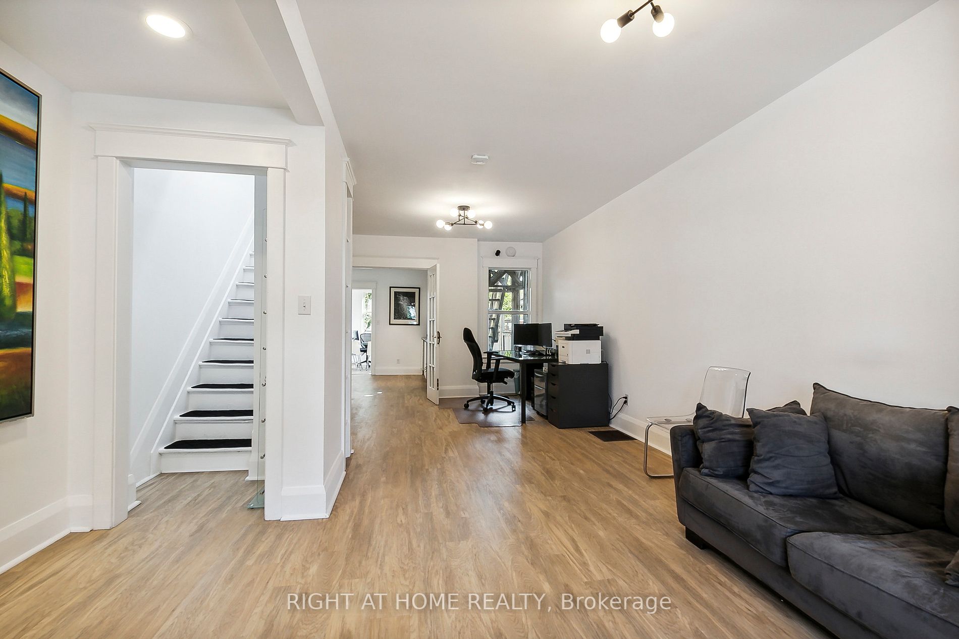 1055 Woodbine Avenue