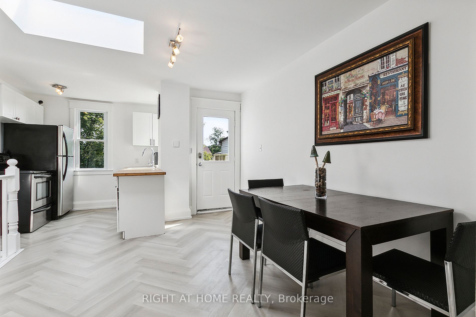 1055 Woodbine Avenue