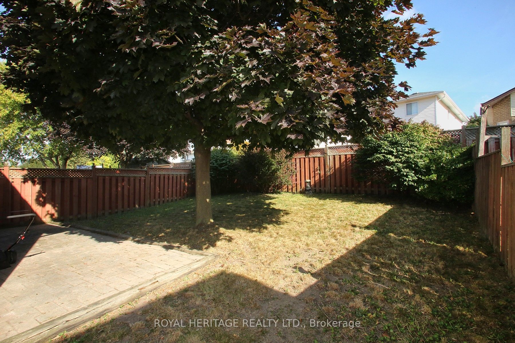 1035 Attersley Dr