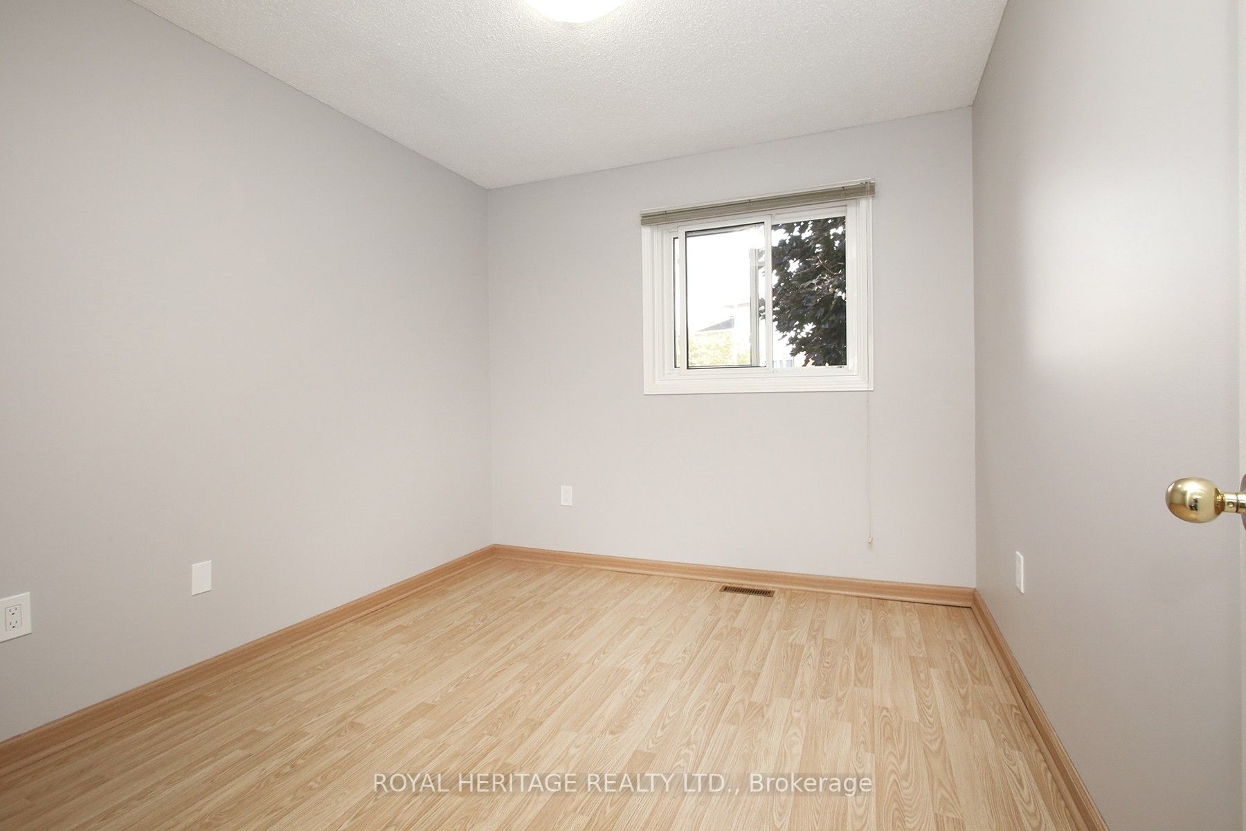 1035 Attersley Dr
