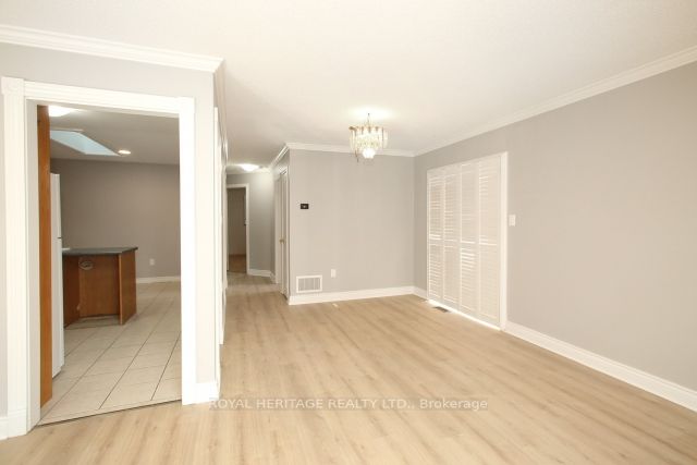 1035 Attersley Dr