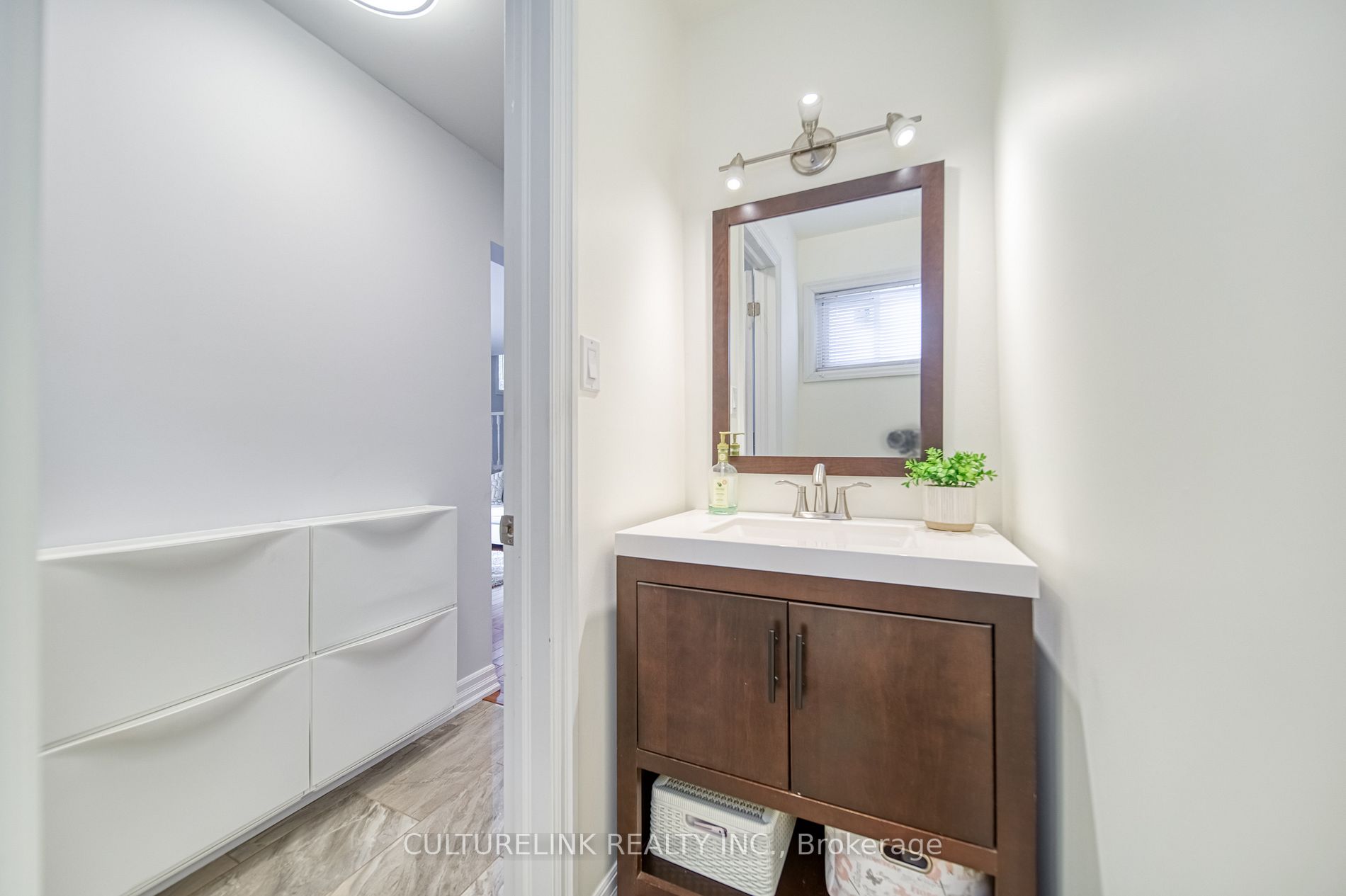6 Blueberry Dr