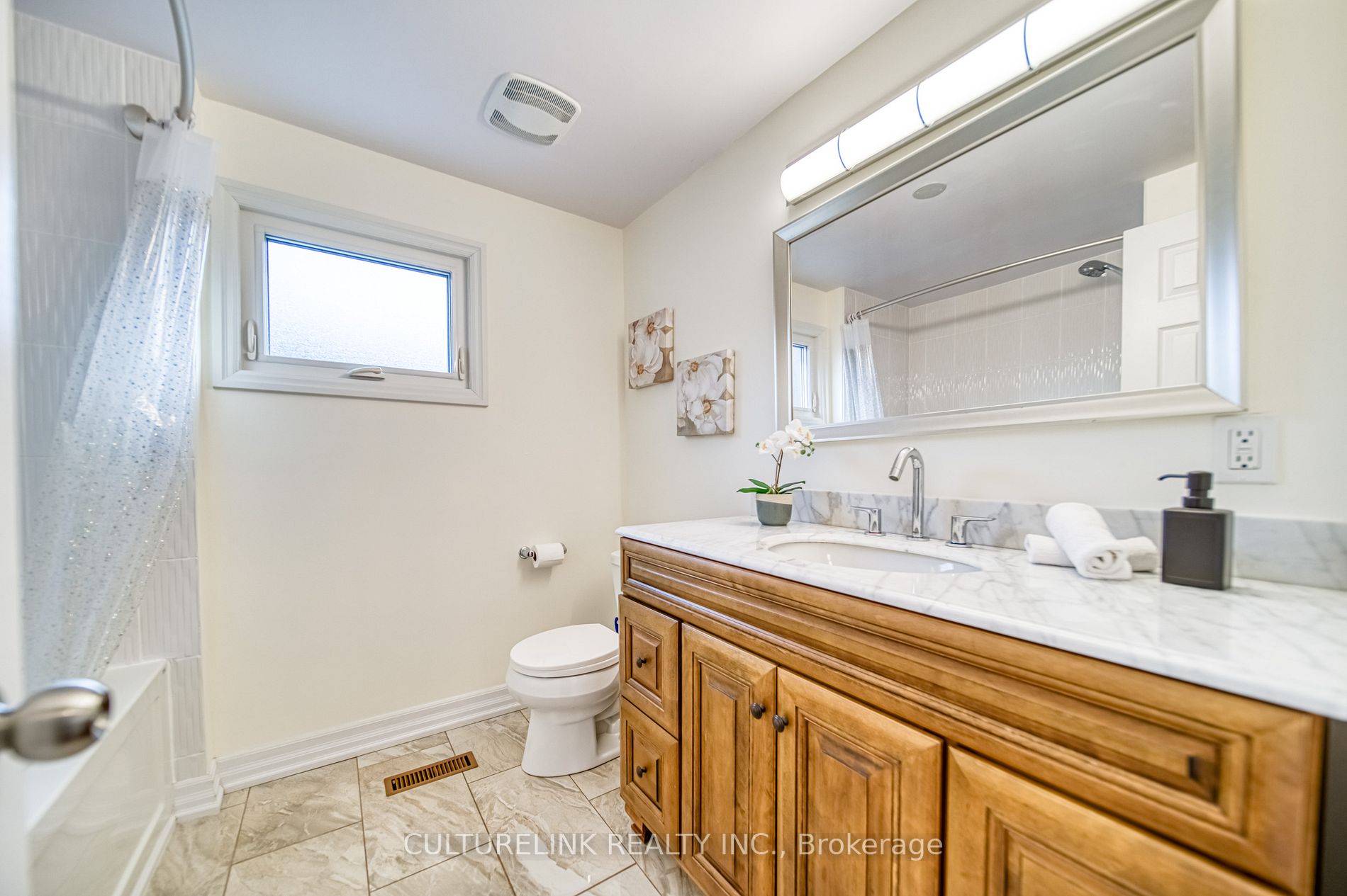 6 Blueberry Dr
