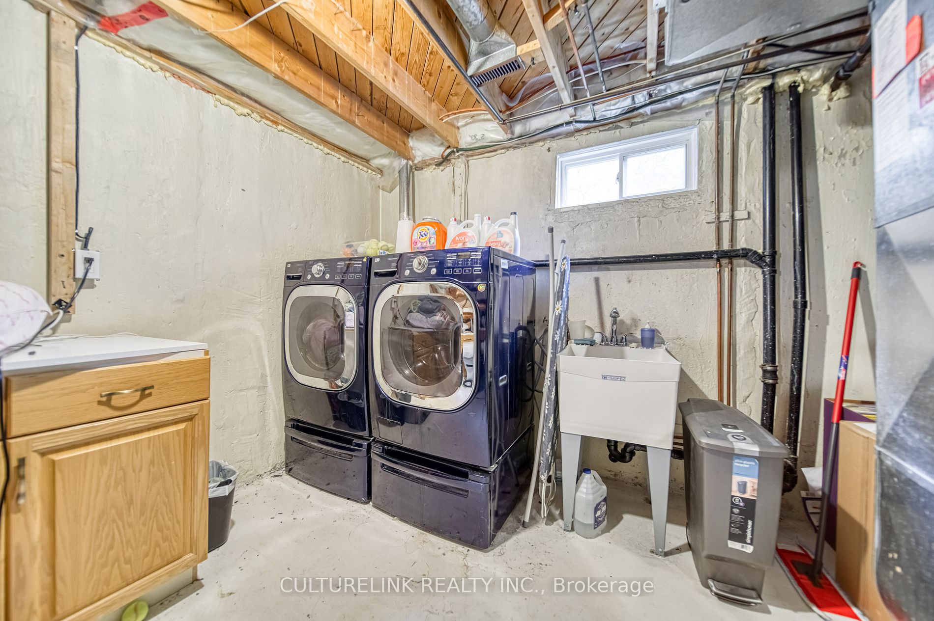 6 Blueberry Dr