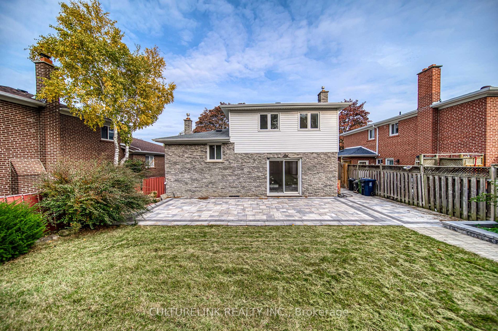 6 Blueberry Dr