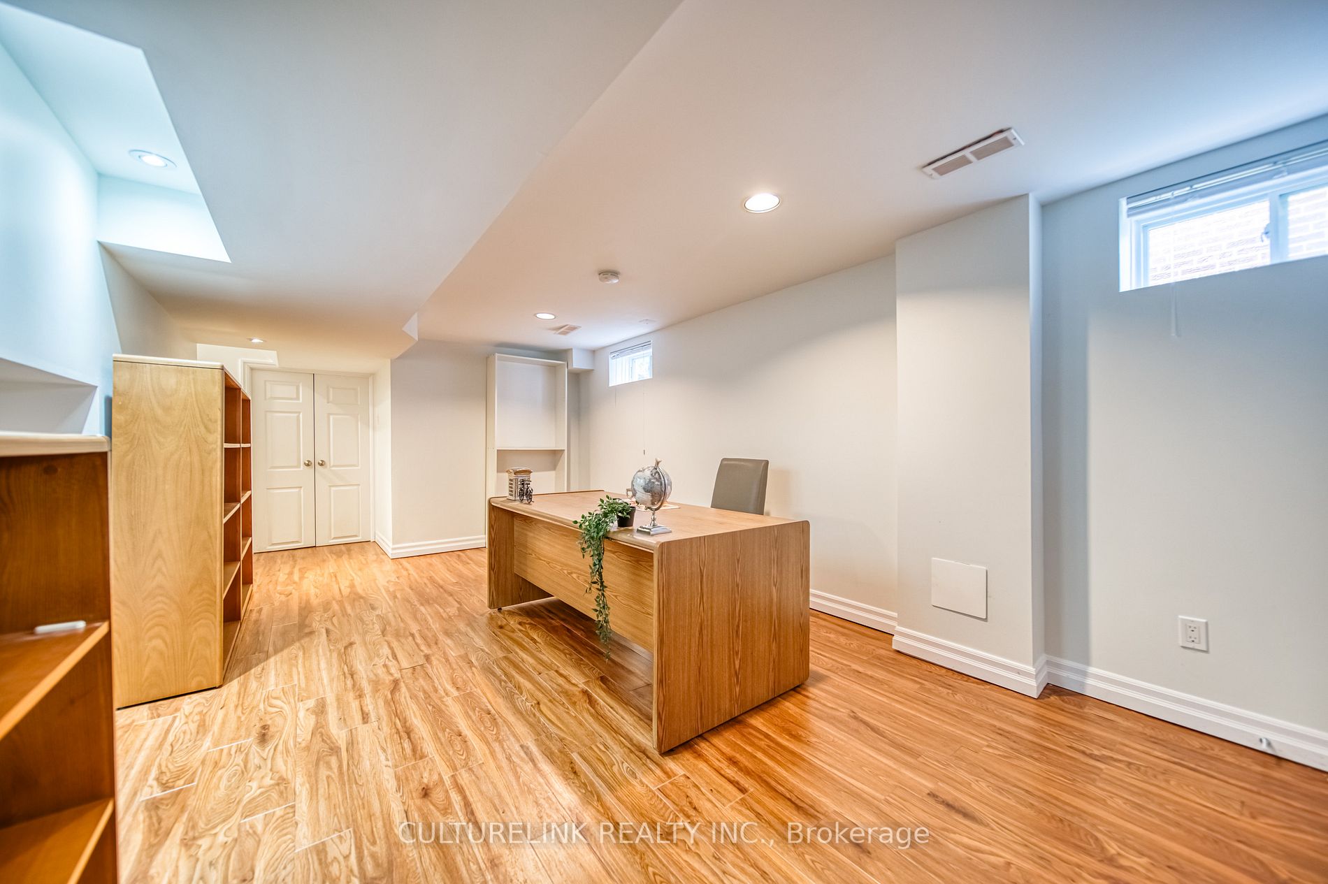 6 Blueberry Dr