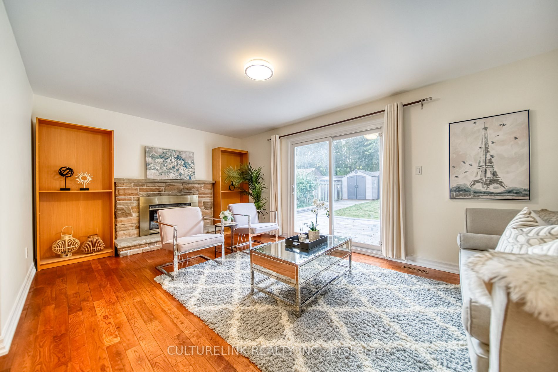 6 Blueberry Dr