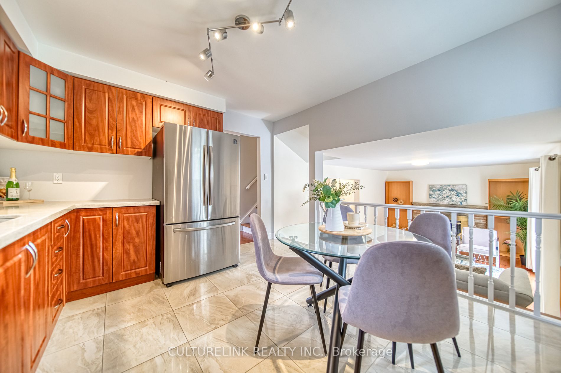 6 Blueberry Dr