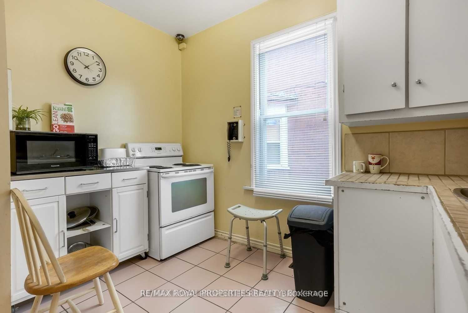 208-216 Division St