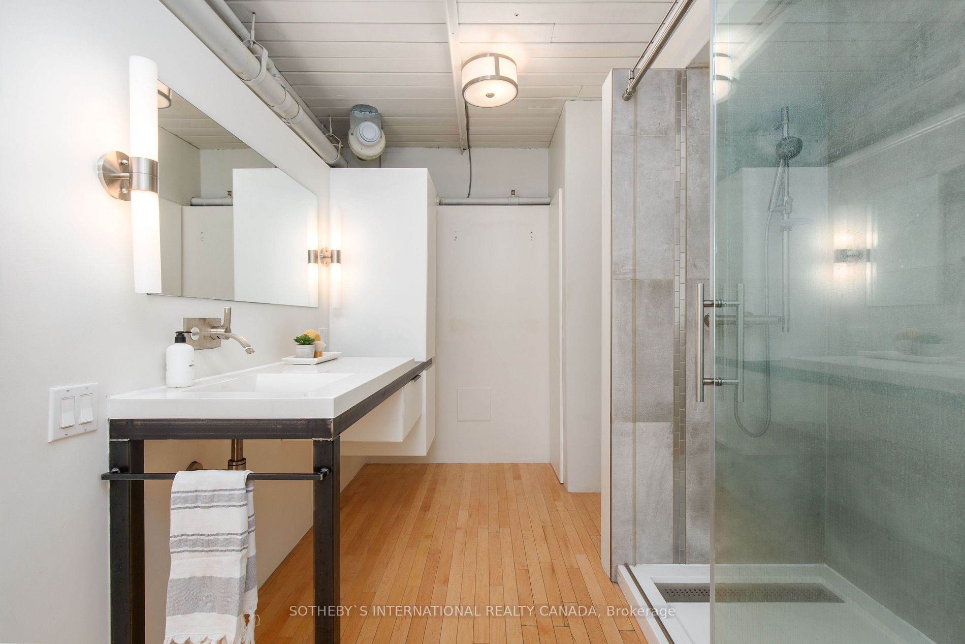 1173 Dundas St E, #216