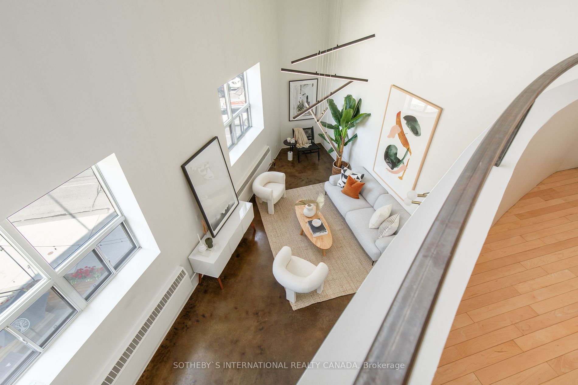 1173 Dundas St E, #216