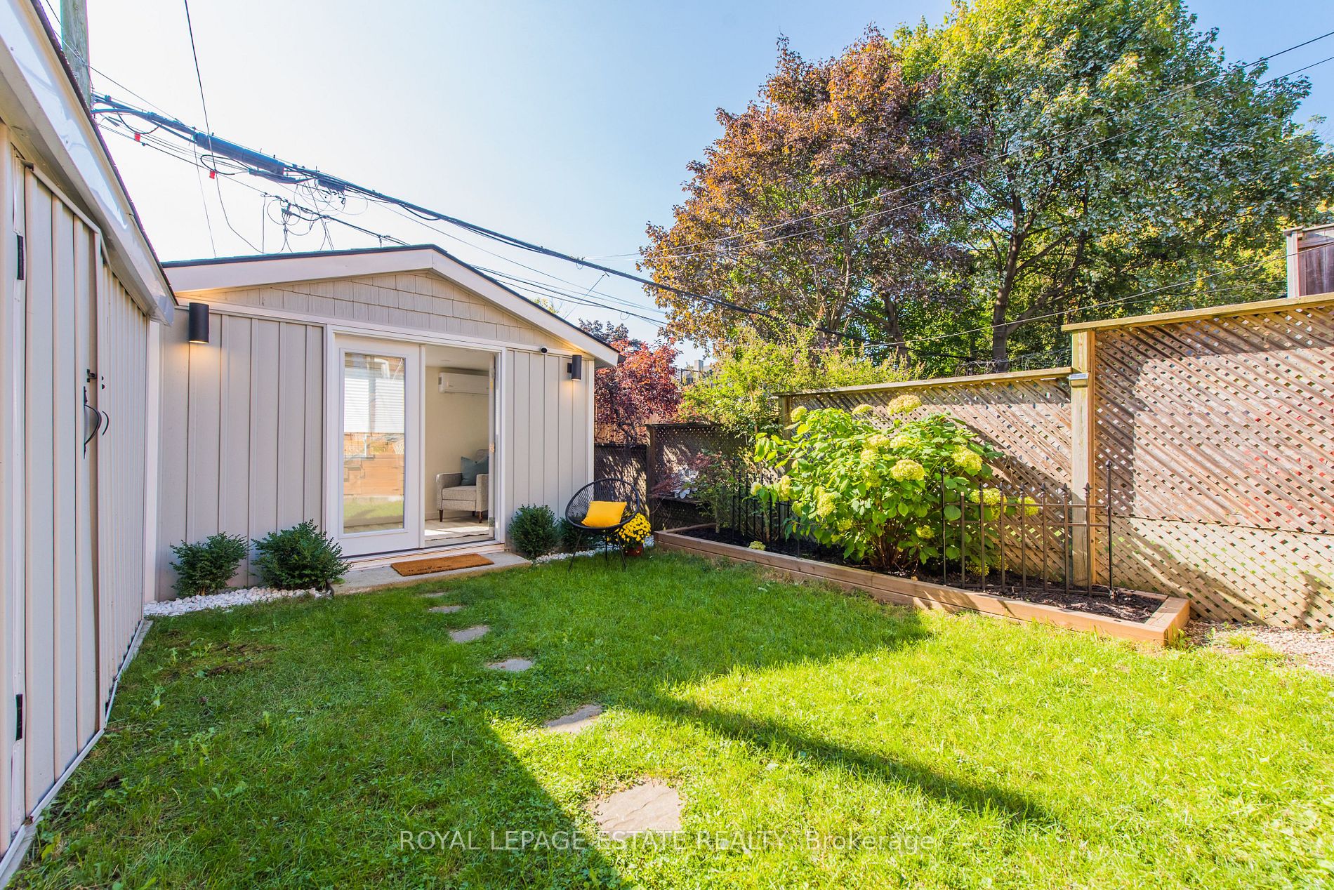 238 Lee Ave