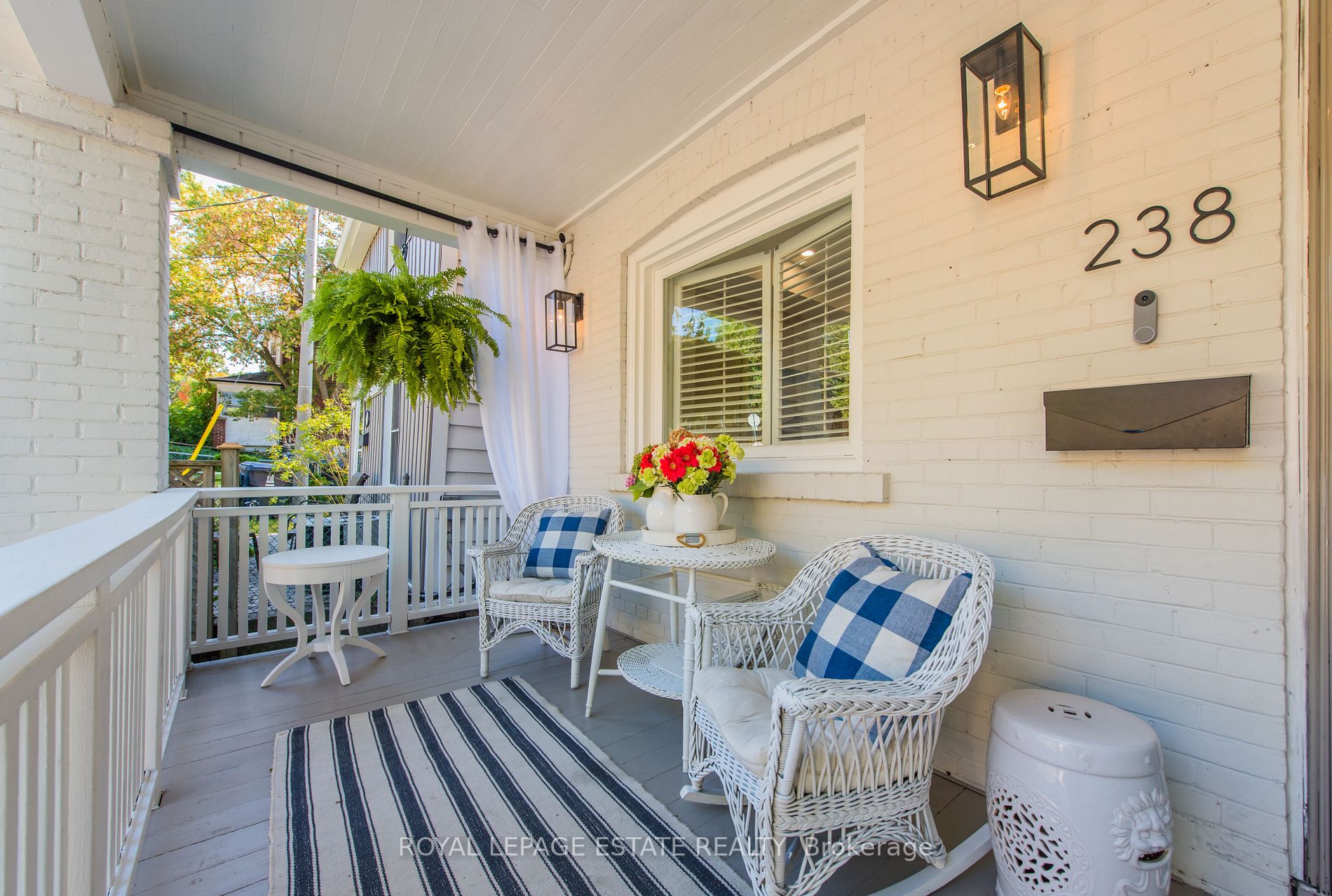 238 Lee Ave