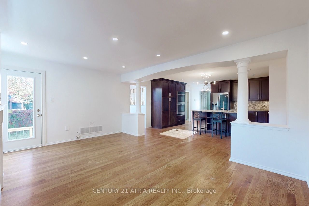 36 Watford St