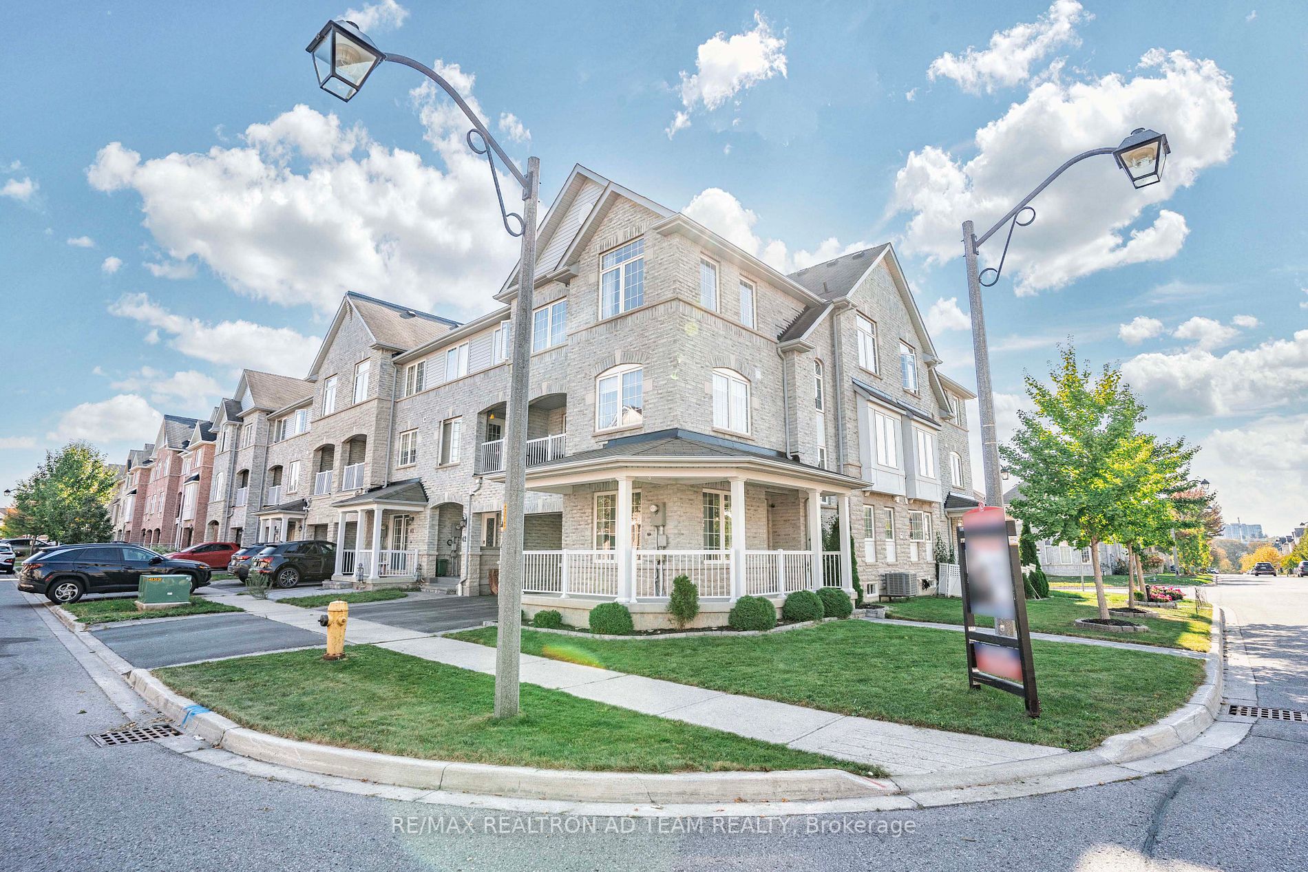 44 Silvester St