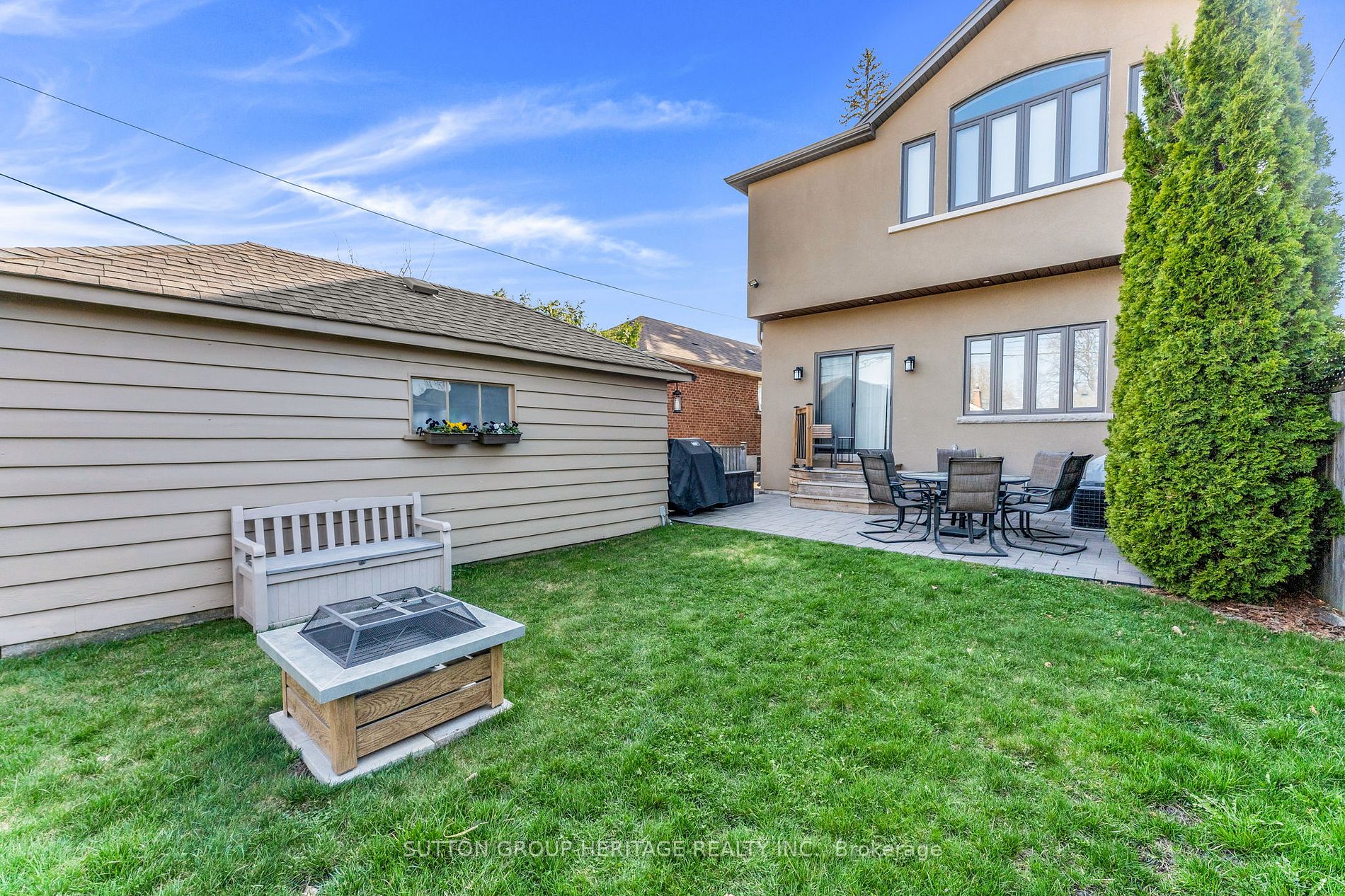 33 Norlong Blvd