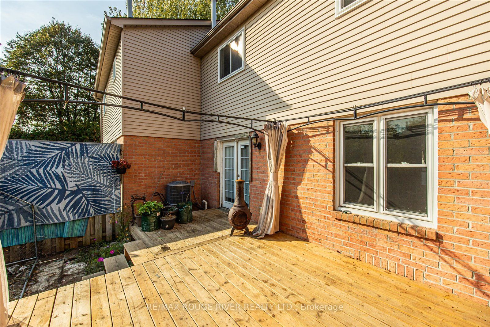 5 Hillhurst Cres