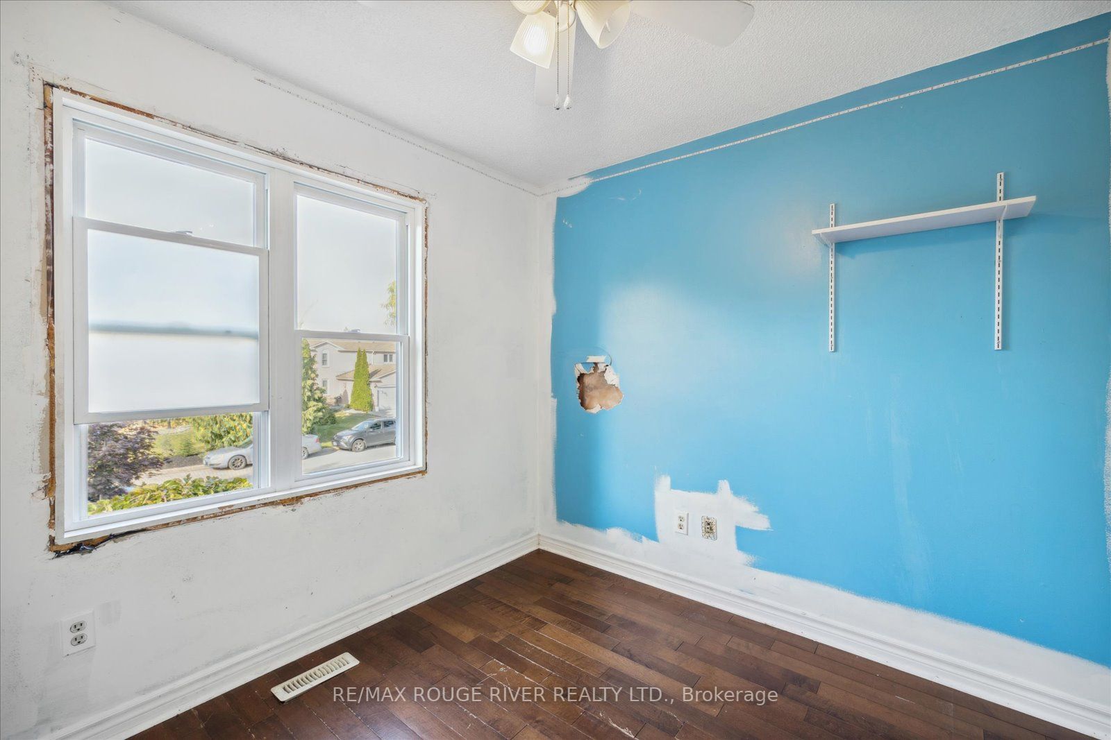 5 Hillhurst Cres