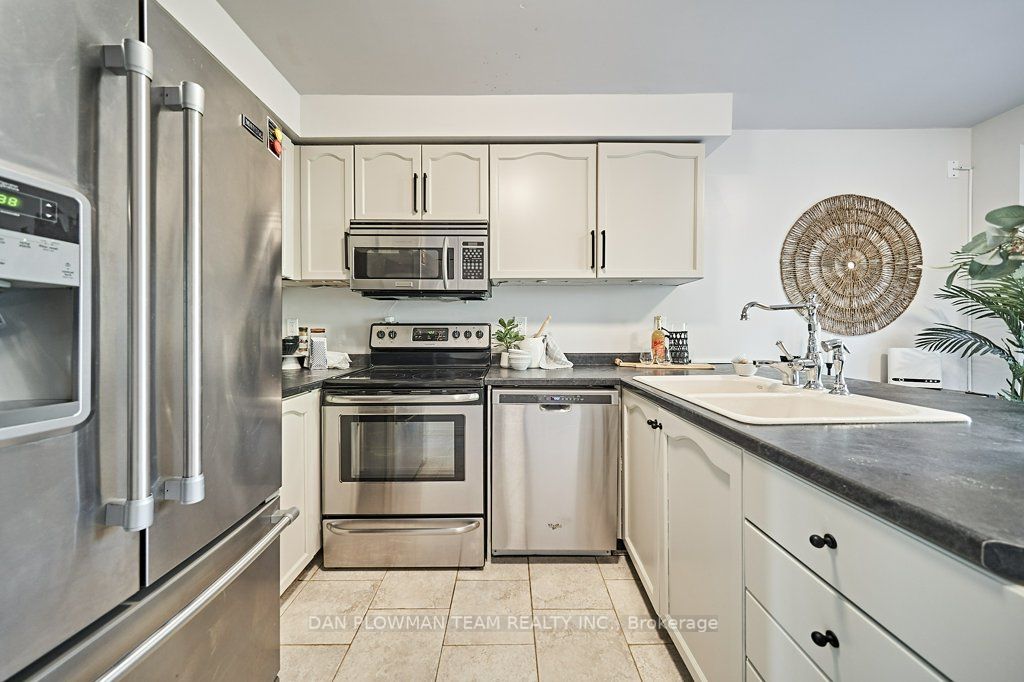 101 Meadowview Blvd