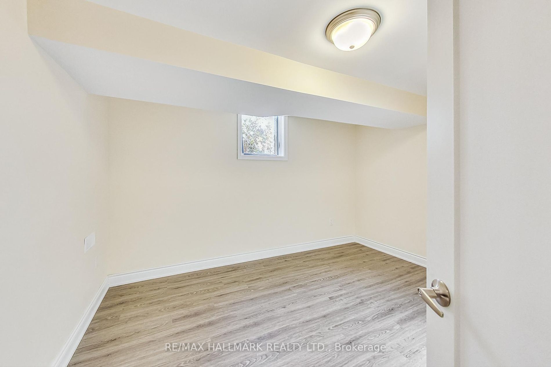 196 Millburn Dr
