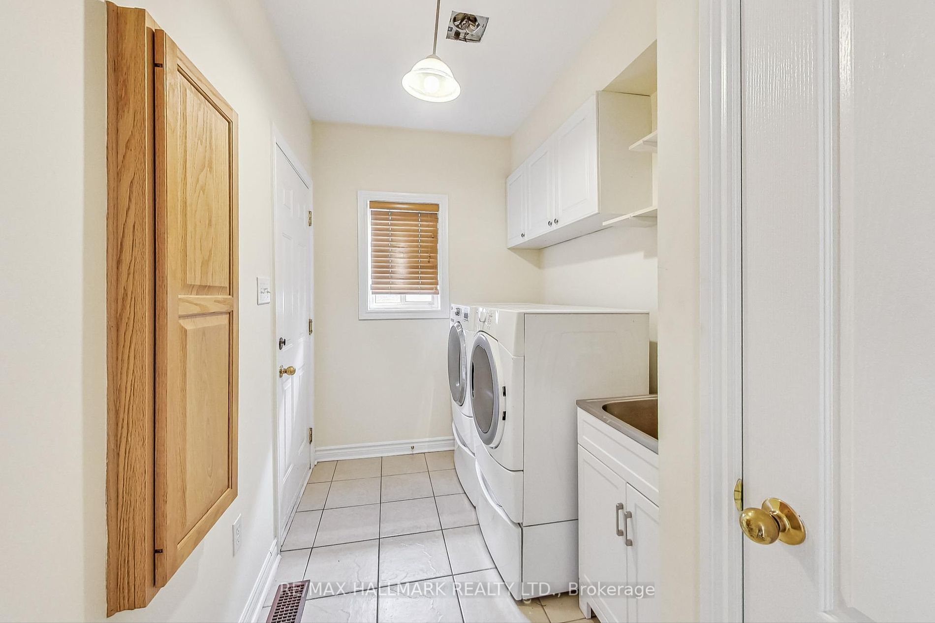 196 Millburn Dr