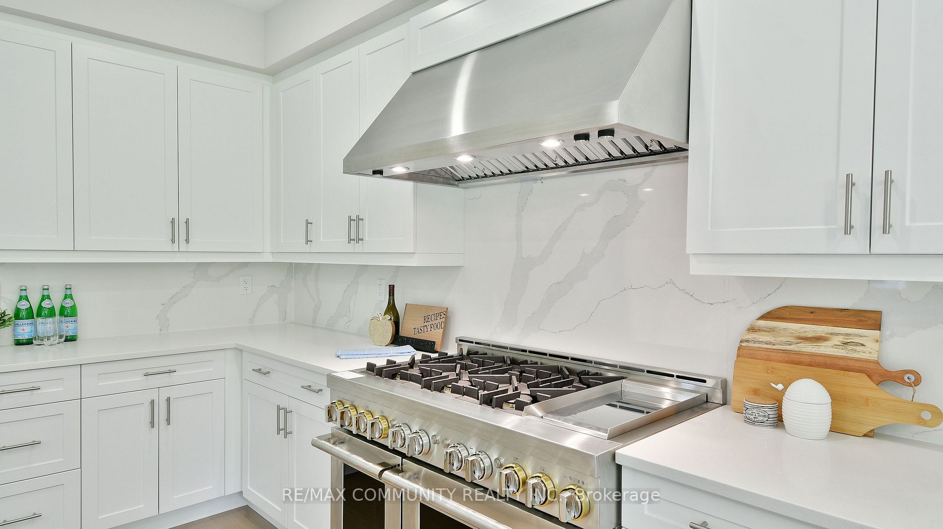 400 Finch Avenue E, #5