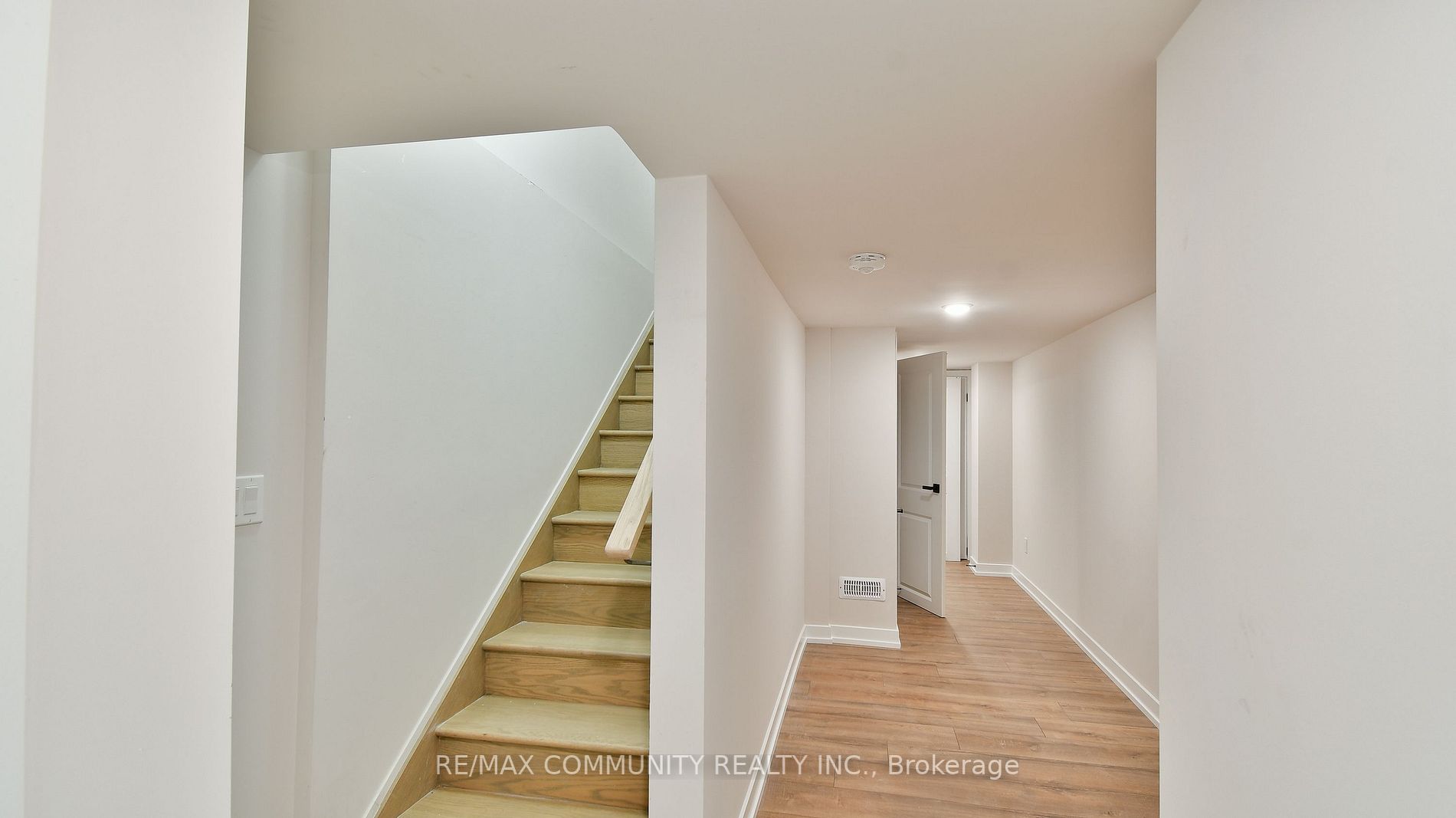 400 Finch Avenue E, #5