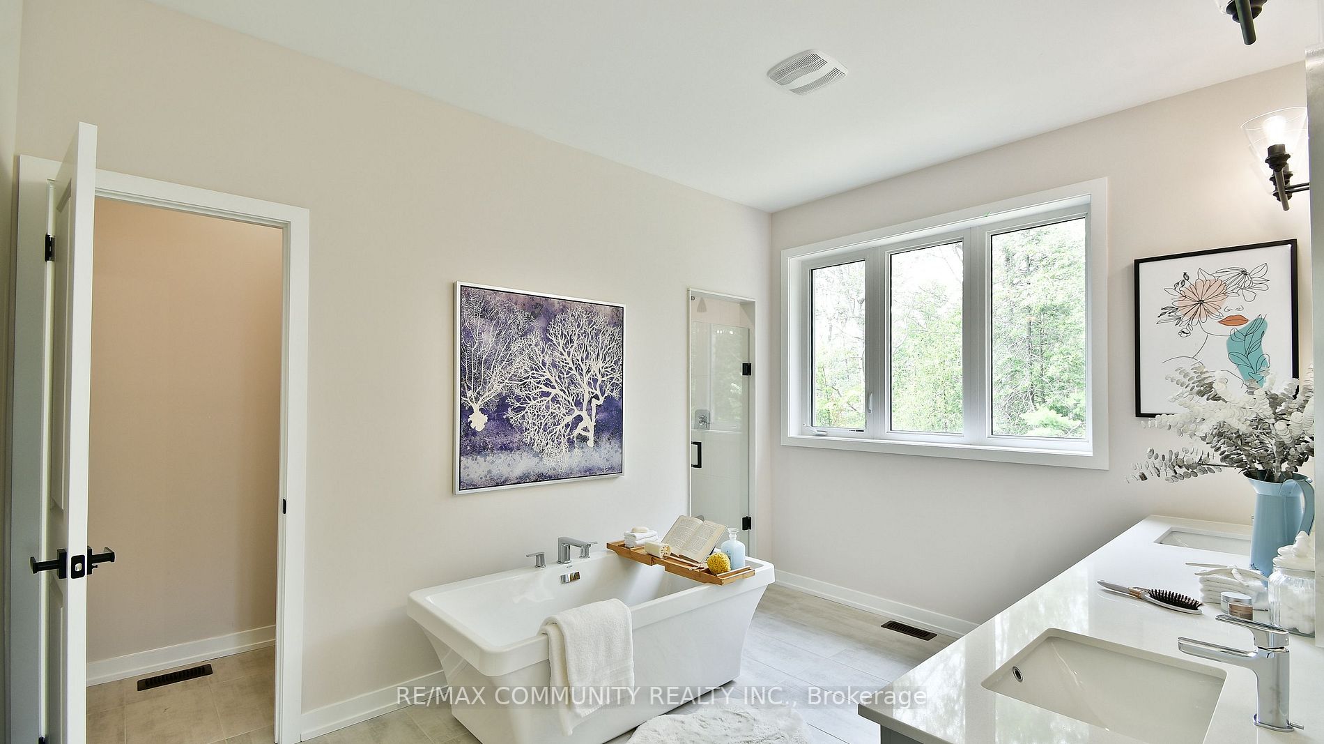 400 Finch Avenue E, #5