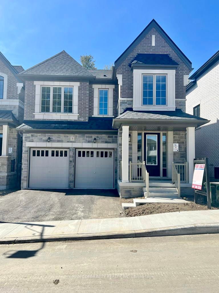 400 Finch Avenue E, #5