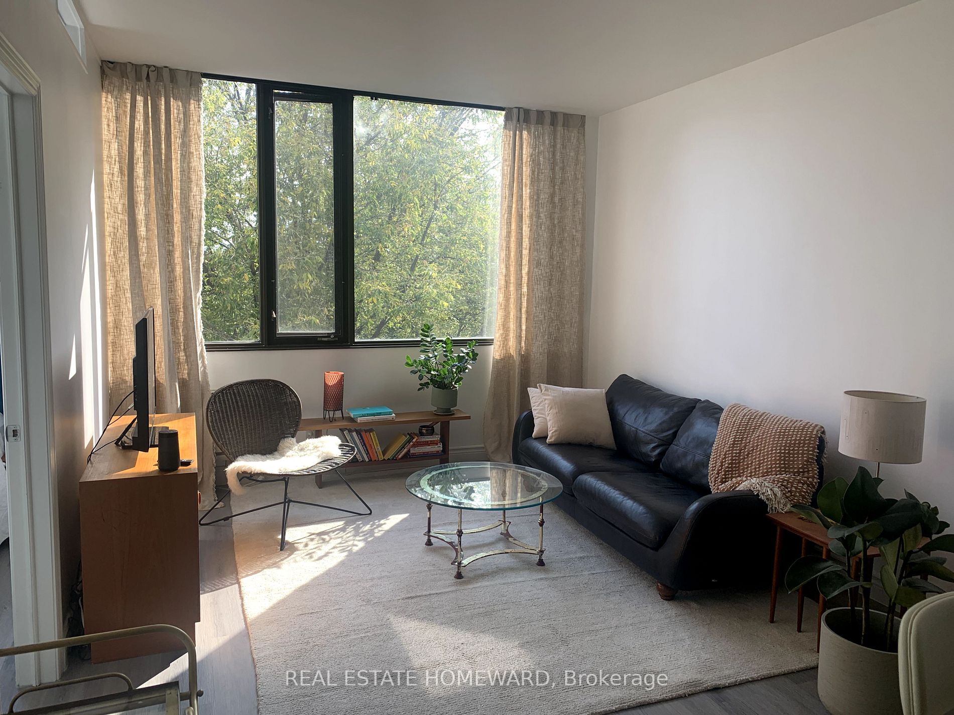 300 Coxwell Ave, #308
