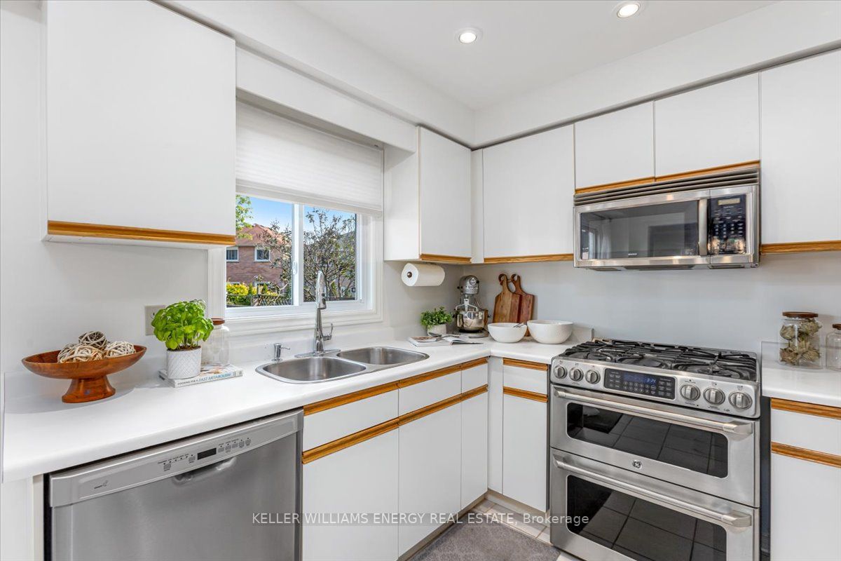1507 Reesor Crt