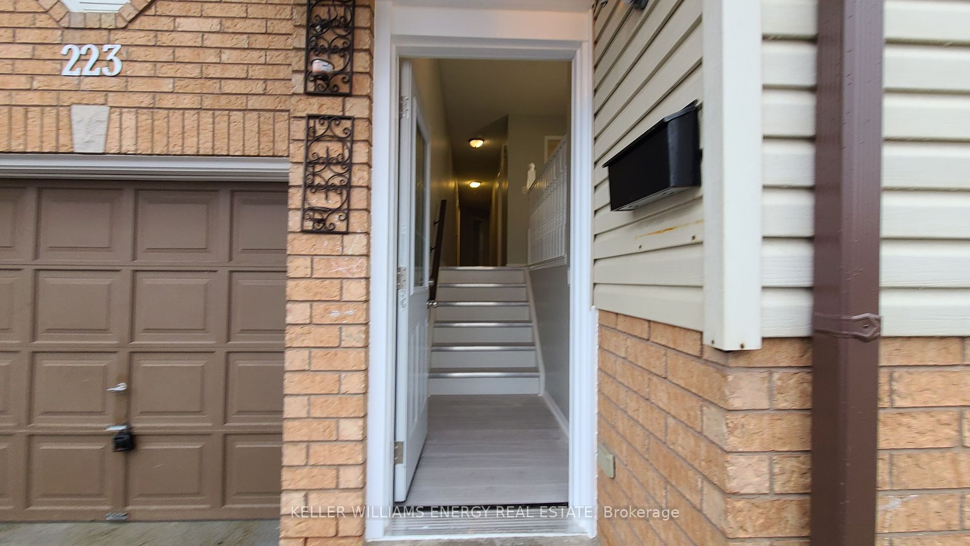 223 Malaga Rd, #Upper