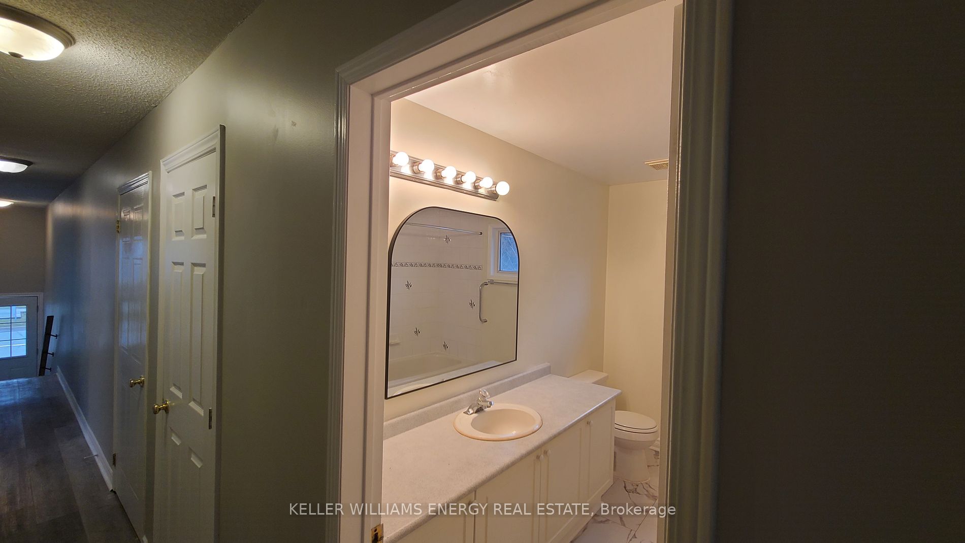 223 Malaga Rd, #Upper