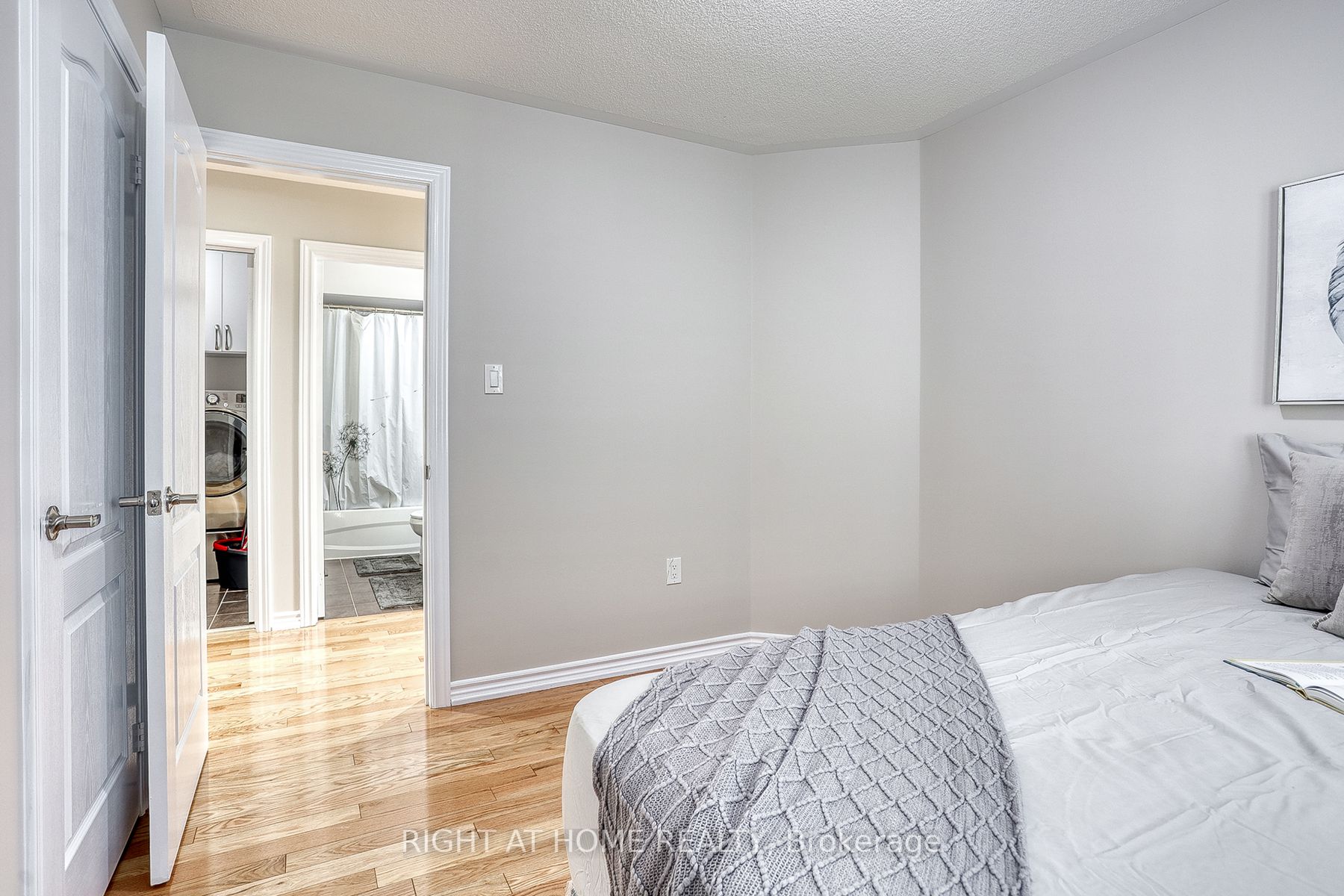 19 Tampsett Ave