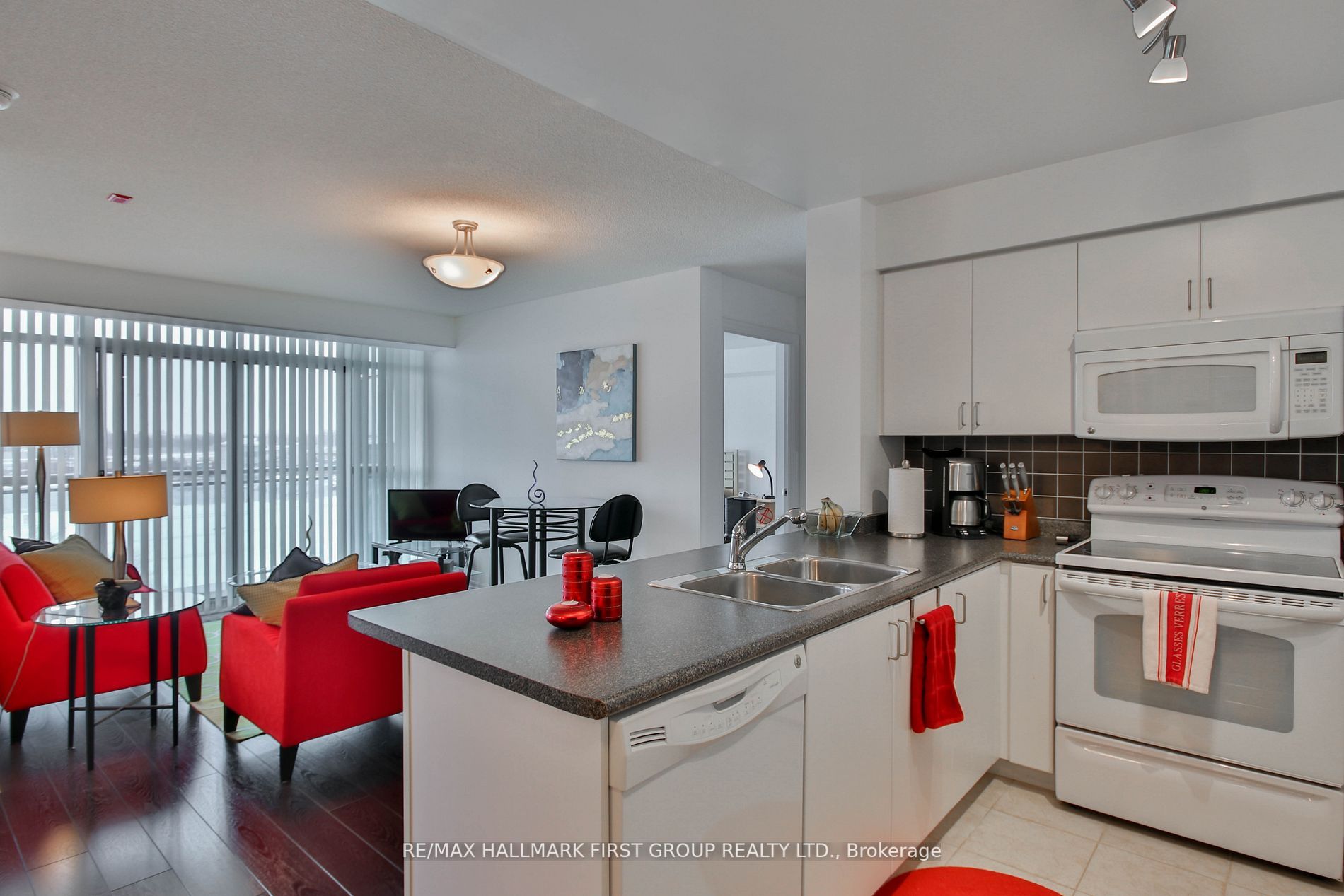 1600 Charles St, #707