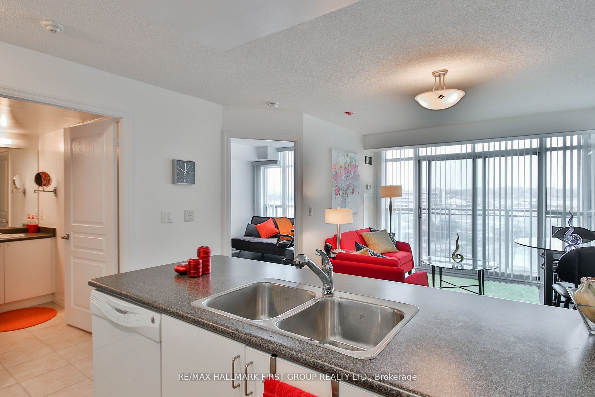 1600 Charles St, #707