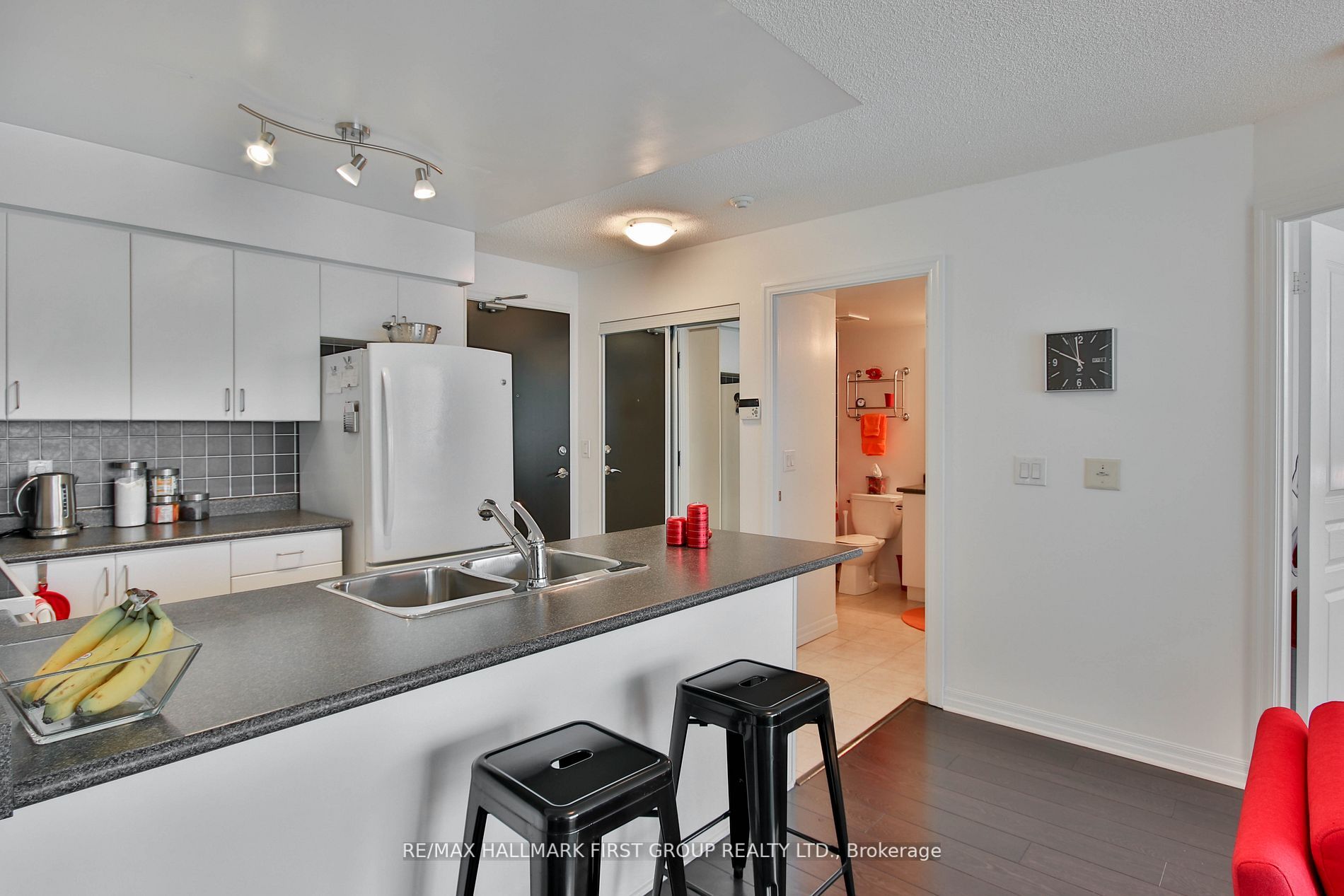 1600 Charles St, #707
