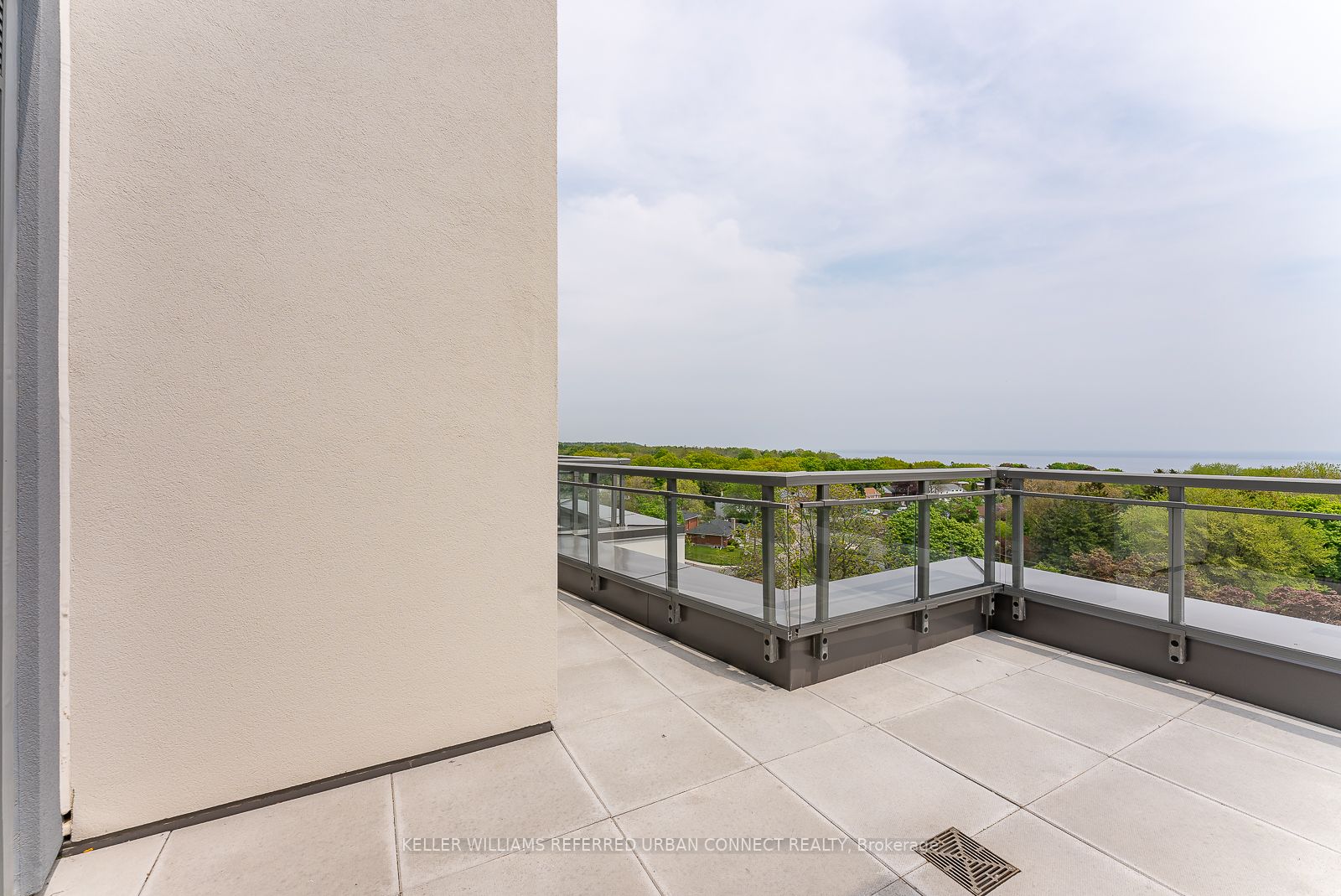 90 Glen Everest Road, #810
