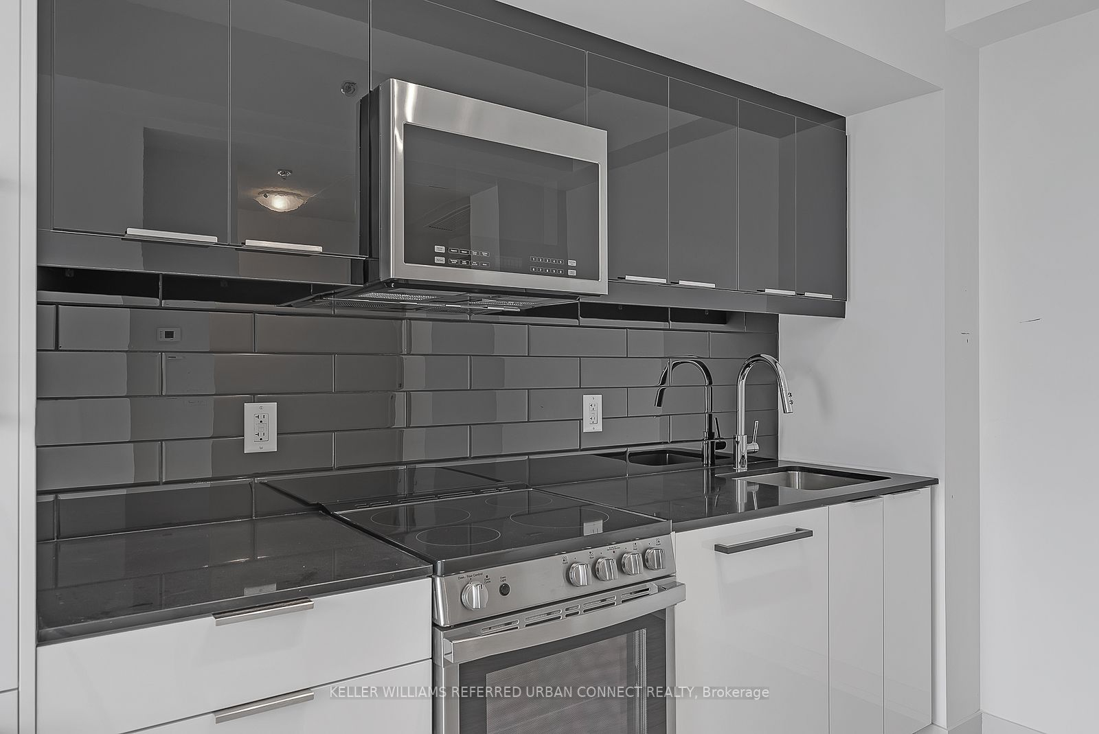 90 Glen Everest Road, #810