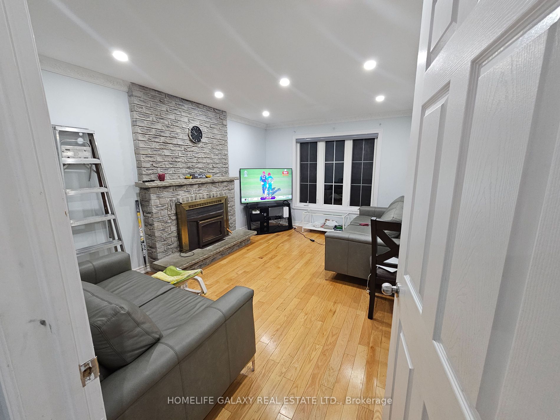 151 Calverley Tr