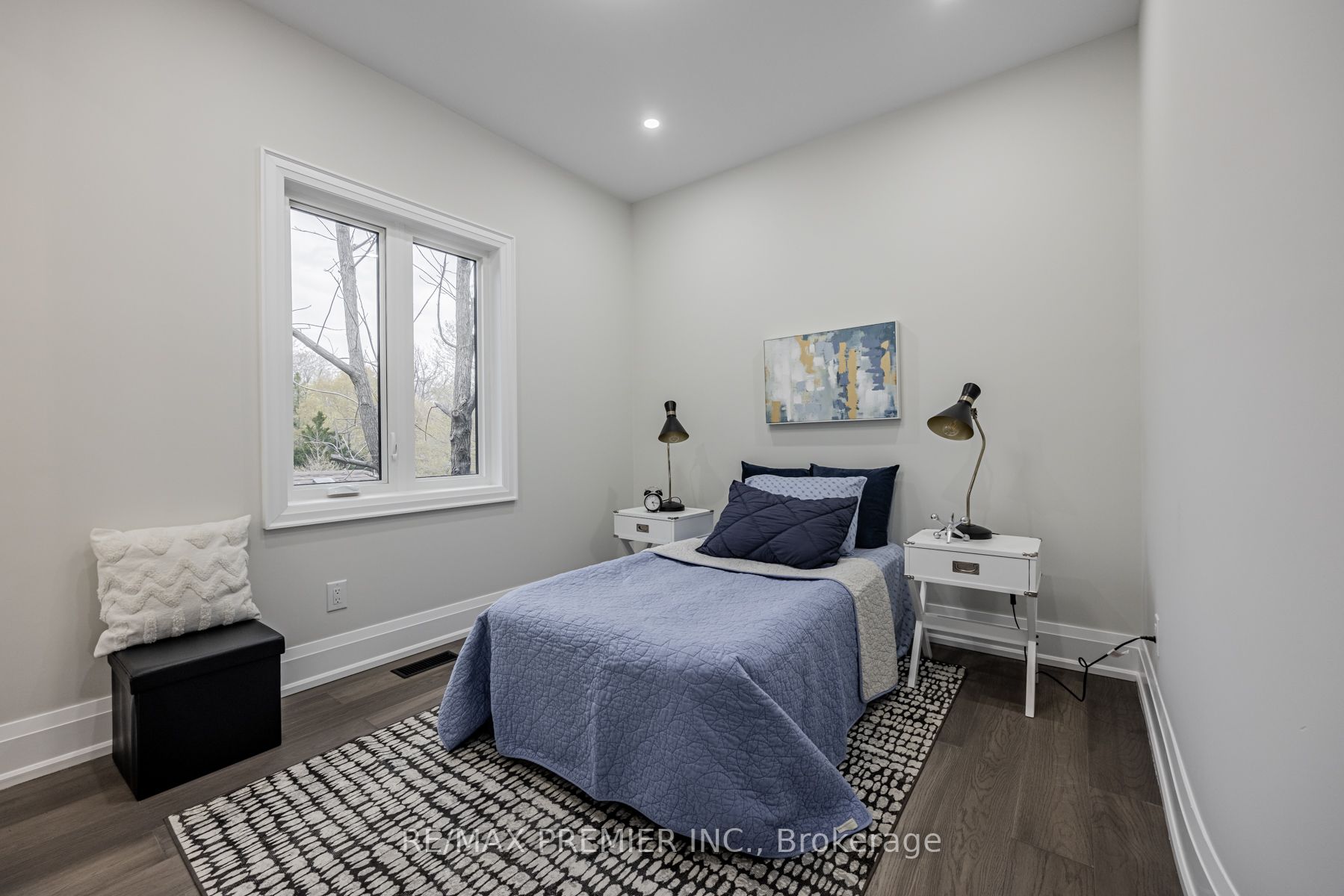 22 Beath St
