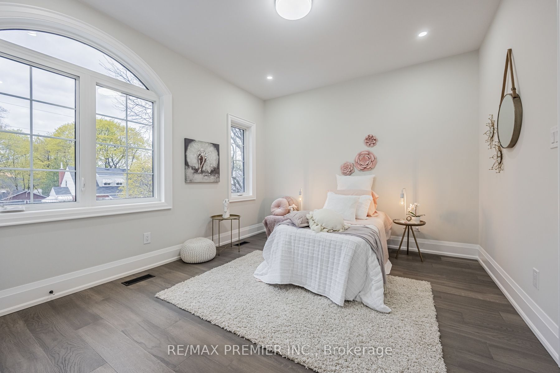 22 Beath St