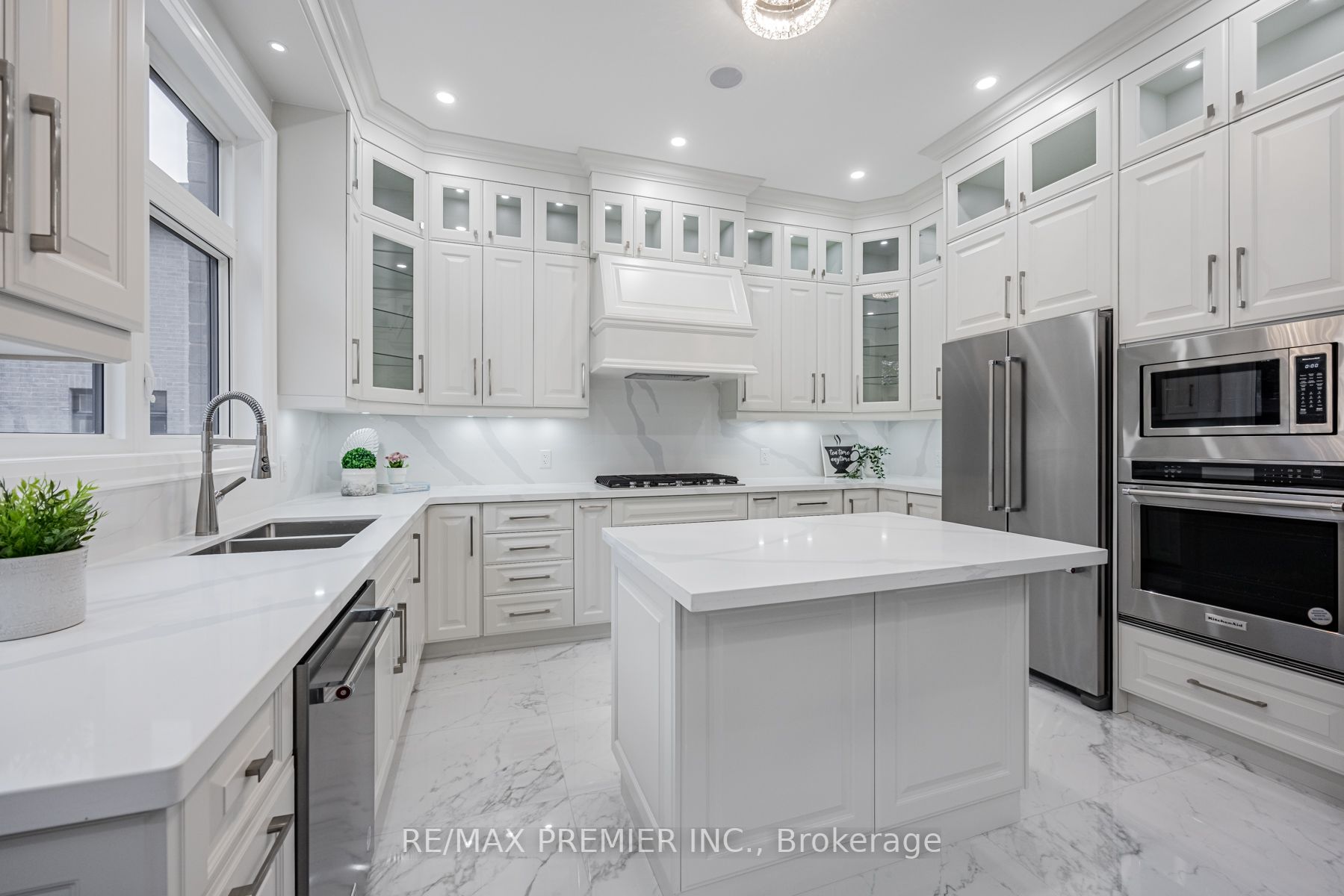22 Beath St