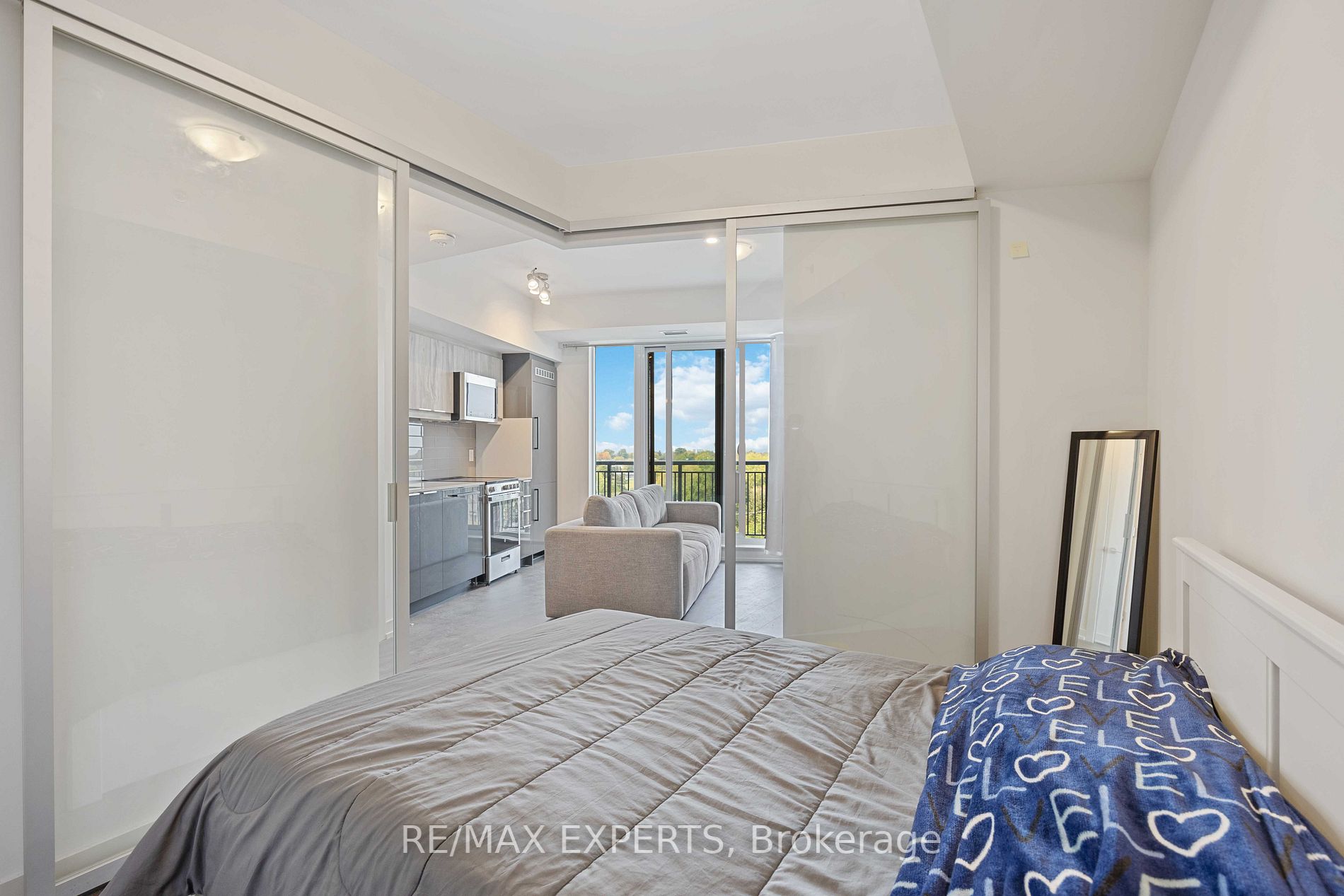 90 Glen Everest Rd, #817