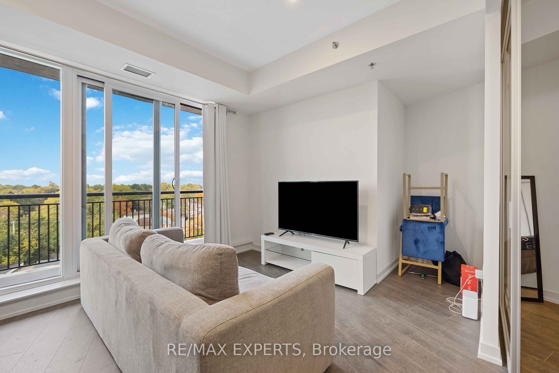 90 Glen Everest Rd, #817
