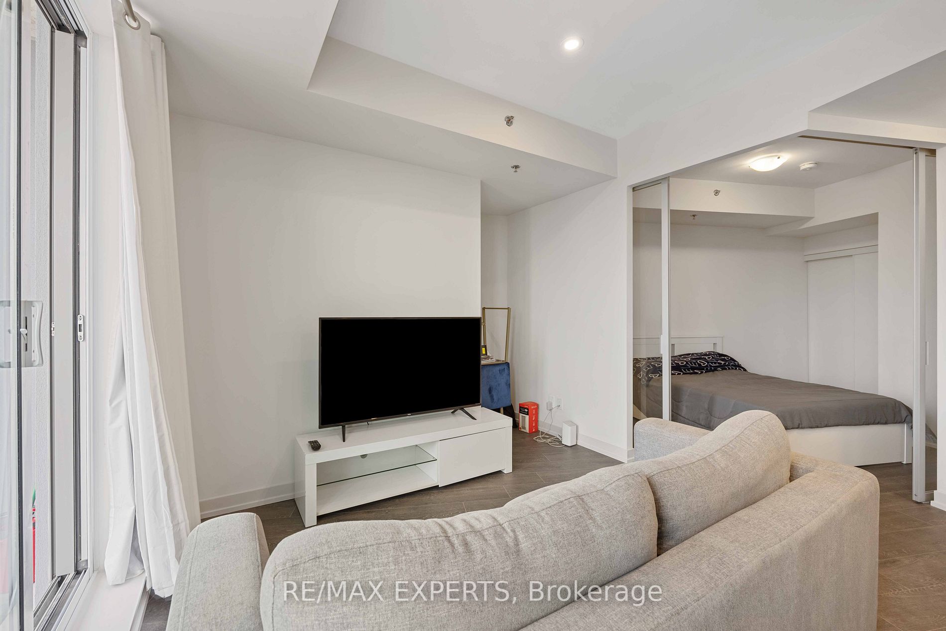 90 Glen Everest Rd, #817